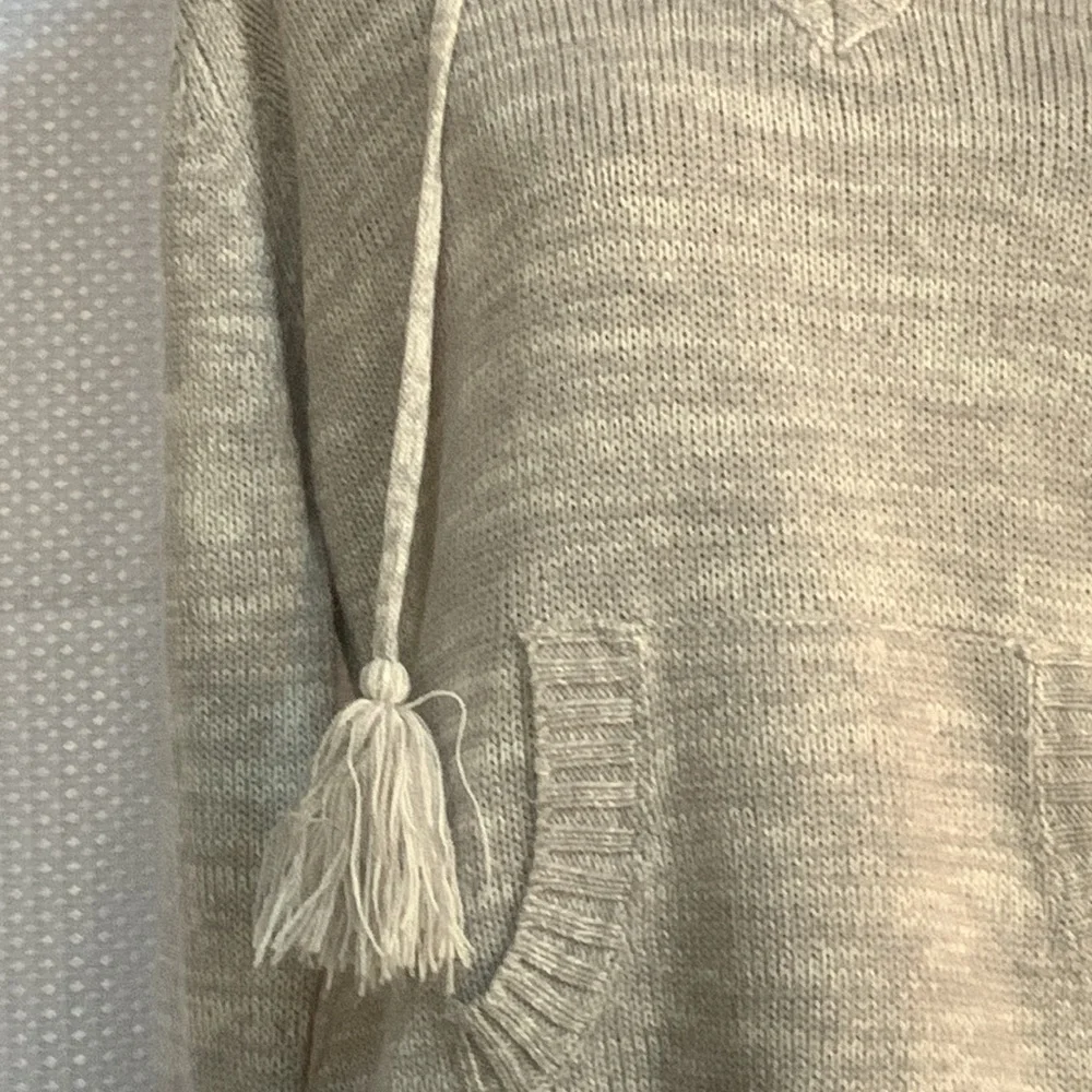 OP‎ Ocean Pacific juniors grey sweater vintage 15-17 Pom Pom strings hooded